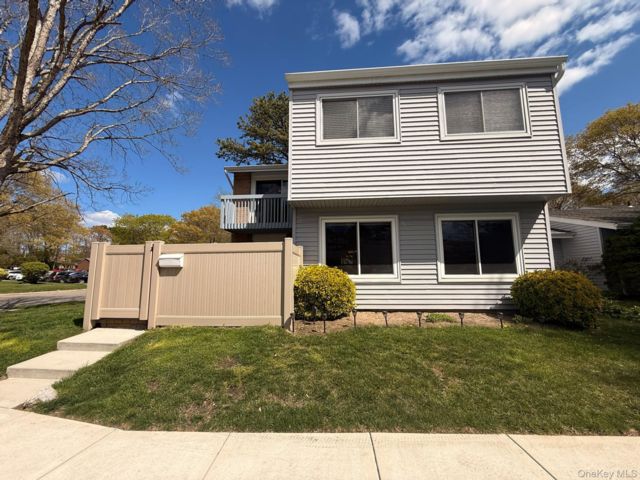  3 BR,  2.00 BTH &nbsp;Condo style home in Holbrook