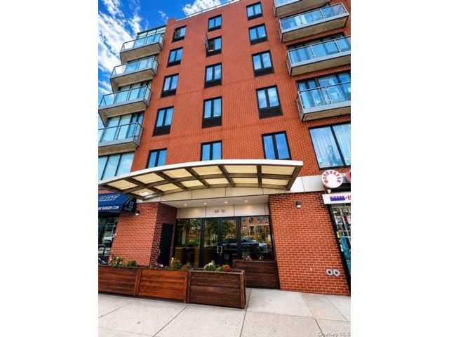  2 BR,  2.00 BTH &nbsp;Other style home in Elmhurst