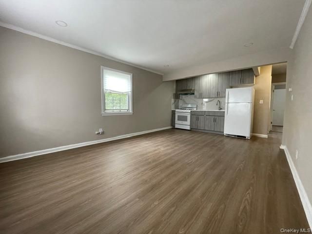  3 BR,  1.00 BTH &nbsp;Contemporary style home in Kew Gardens