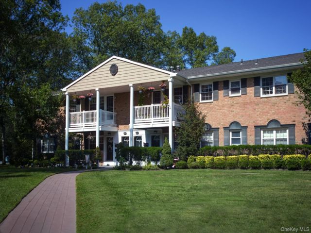  2 BR,  1.00 BTH &nbsp;Includes legal  style home in Selden