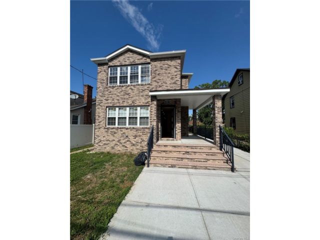  4 BR,  2.00 BTH &nbsp;Other style home in Queens Village