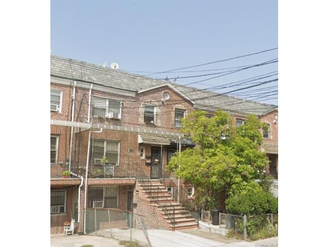  2 BR,  1.00 BTH &nbsp;Other style home in Elmhurst
