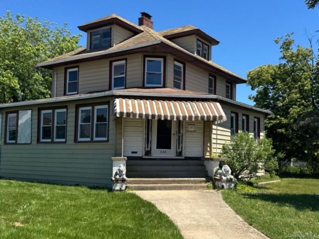 Studio,  0.00 BTH &nbsp;Colonial style home in Freeport