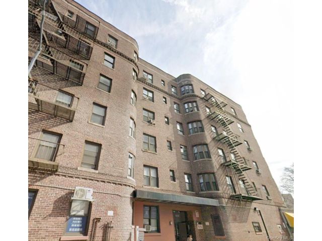 1 BR,  1.00 BTH &nbsp;Other style home in Elmhurst