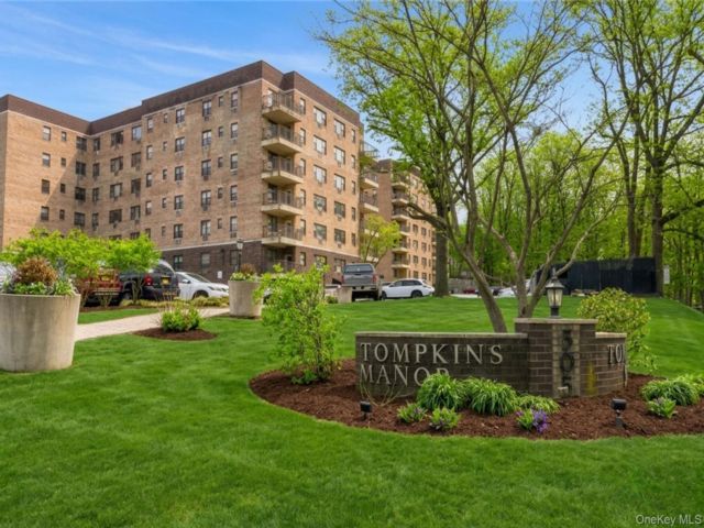 [White Plains Real Estate, listing number 7303432]