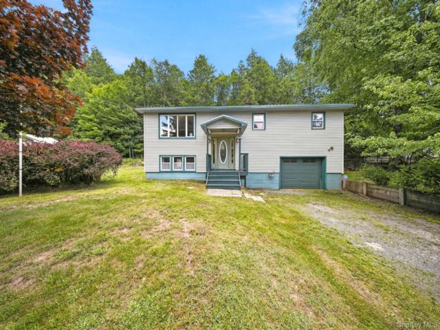  3 BR,  2.00 BTH &nbsp;Raised ranch style home in Mongaup Valley