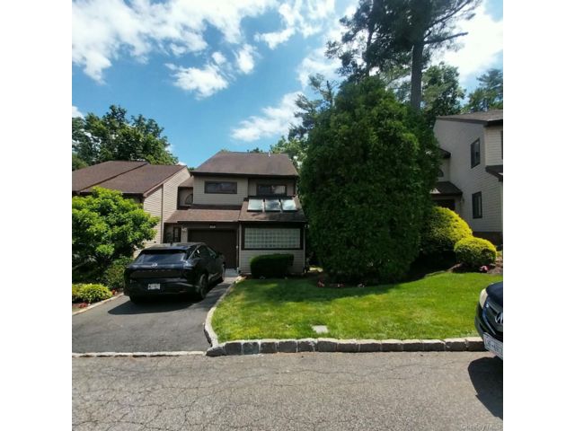  4 BR,  5.00 BTH &nbsp;Other style home in Glen Head