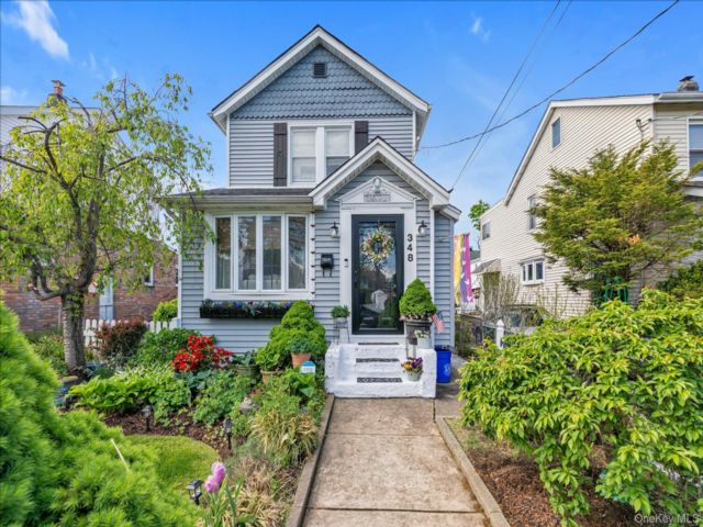  3 BR,  1.00 BTH &nbsp;Colonial style home in Valley Stream
