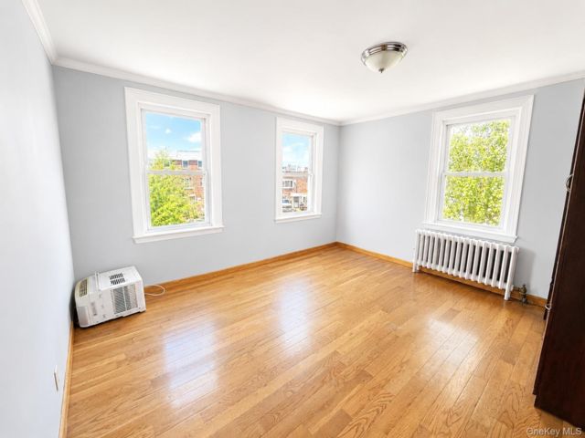  3 BR,  2.00 BTH &nbsp;Other style home in Queens Village