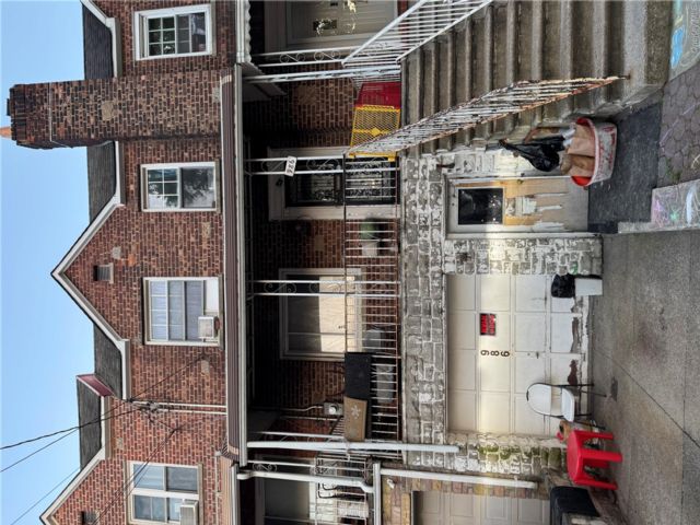 [Parkchester Real Estate, listing number 7304048]