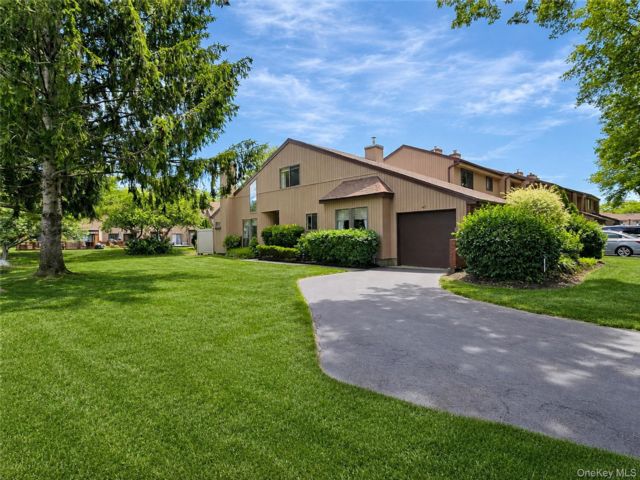 3 BR,  2.00 BTH &nbsp;Condo style home in Holbrook