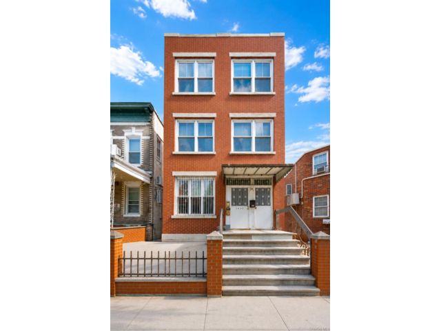  8 BR,  3.00 BTH &nbsp;House style home in Dyker Heights