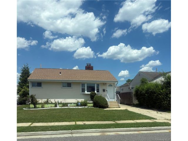  3 BR,  1.00 BTH &nbsp;Ranch style home in Freeport