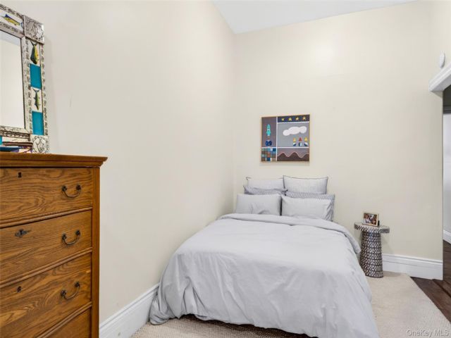 [PHOTO]