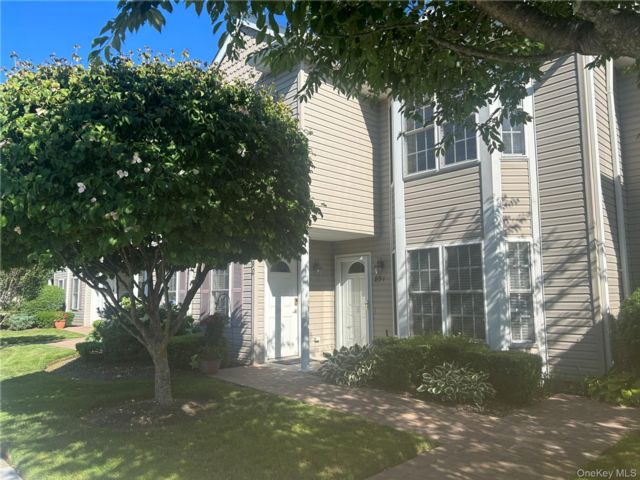  2 BR,  2.00 BTH &nbsp;Other style home in Melville