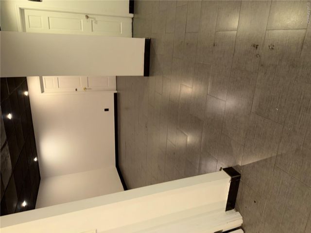 [PHOTO]