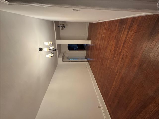  2 BR,  1.00 BTH &nbsp;Colonial style home in Beechhurst