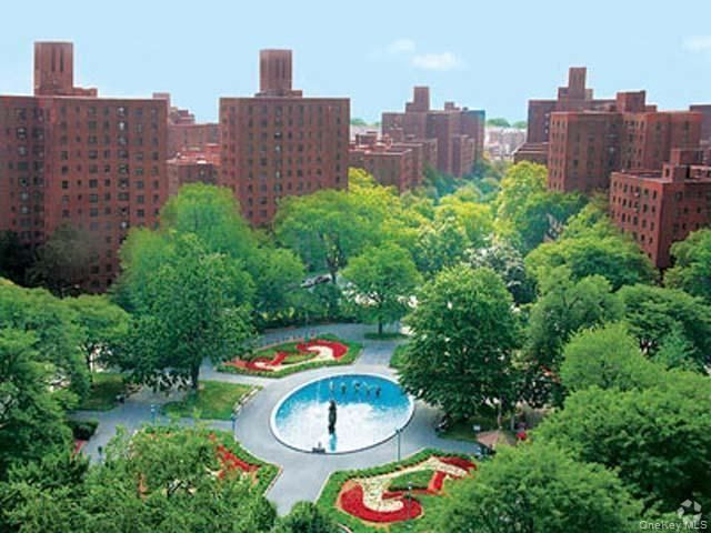 [Parkchester Real Estate, listing number 7304209]