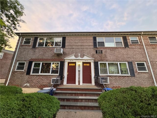  1 BR,  1.00 BTH &nbsp;Garden style home in Flushing