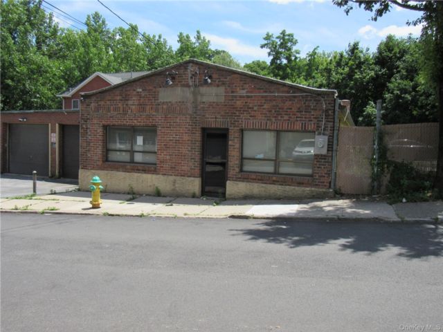 Studio,  0.00 BTH &nbsp;Commercial style home in Ossining