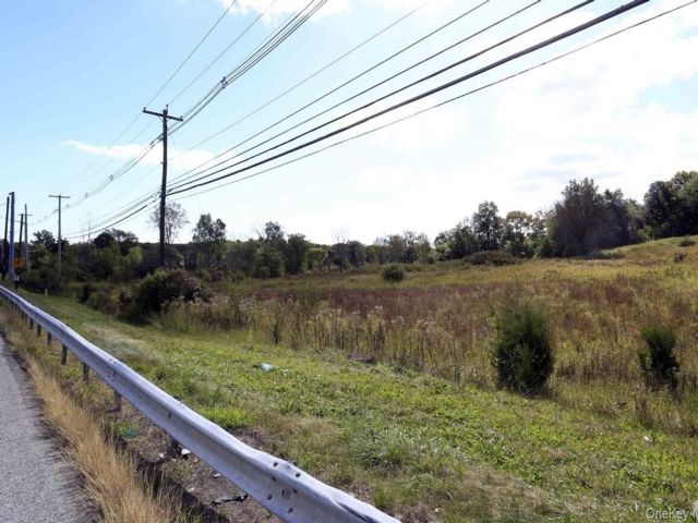 Lot <b>Size:</b>  &nbsp;House style home in Newburgh