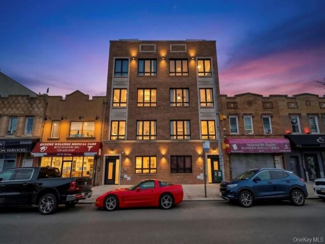 11 BR,  7.00 BTH &nbsp;Other style home in Richmond Hill