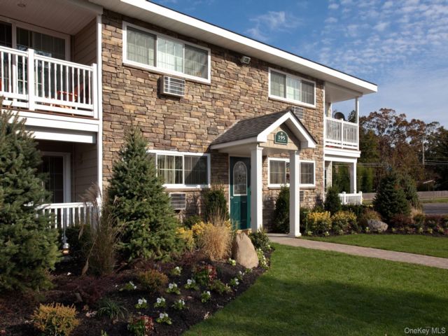  2 BR,  1.00 BTH &nbsp;Other style home in Sayville