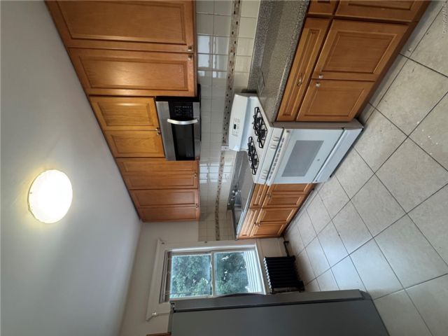  3 BR,  1.00 BTH &nbsp;Colonial style home in Mount Vernon