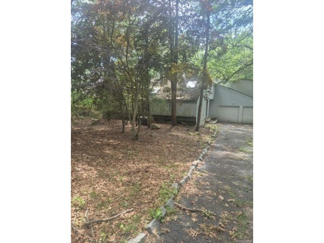 Studio,  0.00 BTH &nbsp;Colonial style home in Dix Hills
