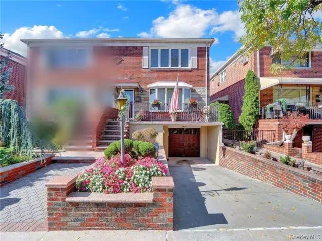 2 BR,  1.00 BTH &nbsp;Other style home in Middle Village