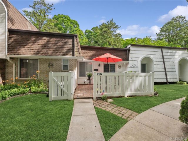  1 BR,  2.00 BTH &nbsp;Garden style home in Medford