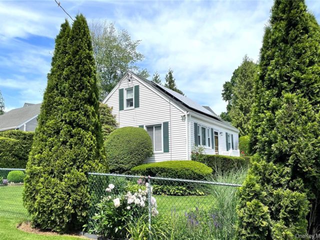  3 BR,  2.00 BTH &nbsp;Cape cod style home in Port Chester