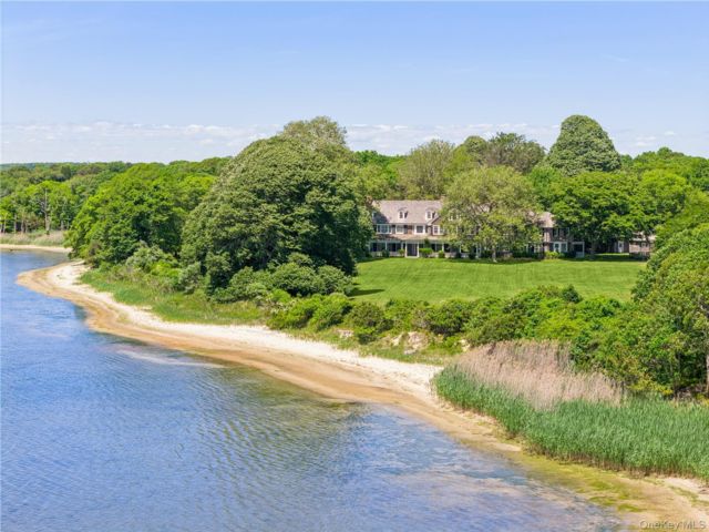 [PHOTO]