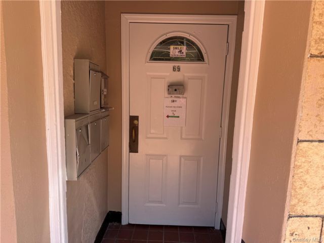 2 BR,  1.00 BTH &nbsp;Other style home in Glen Cove
