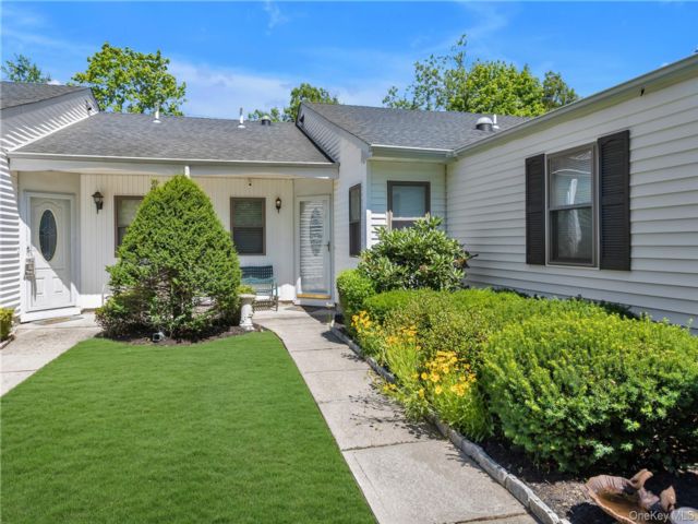 [Stony Brook Real Estate, listing number 7304951]