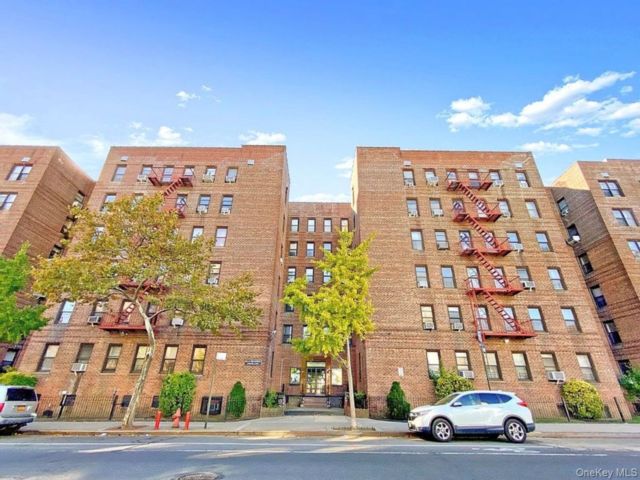  1 BR,  1.00 BTH &nbsp;Other style home in Elmhurst