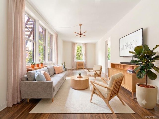  1 BR,  1.00 BTH &nbsp;High rise style home in Brighton Beach