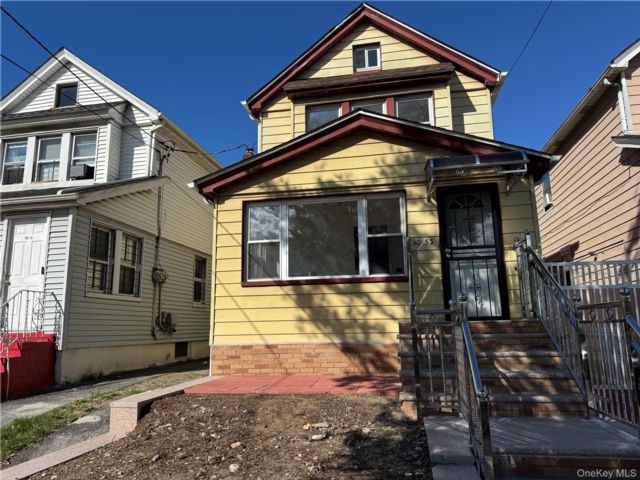  4 BR,  2.00 BTH &nbsp;Other style home in Queens Village