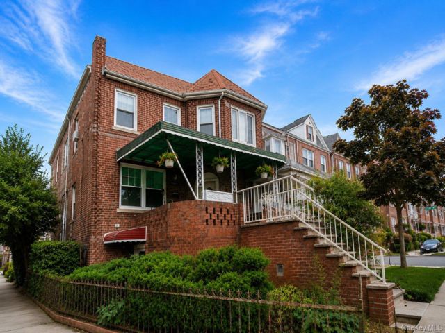 [Flatlands Real Estate, listing number 7305149]