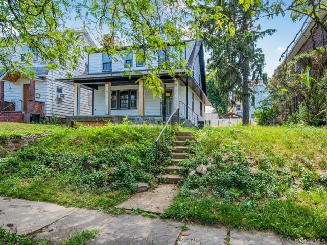  4 BR,  2.00 BTH &nbsp;Cape cod style home in Mount Vernon