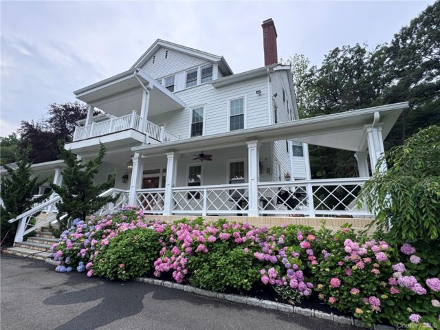  7 BR,  8.00 BTH &nbsp;Estate style home in Mill Neck