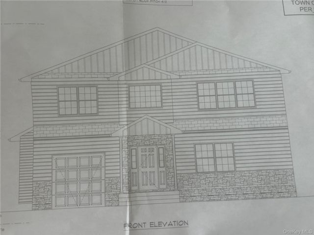 5 BR,  4.00 BTH &nbsp;Colonial style home in Seaford