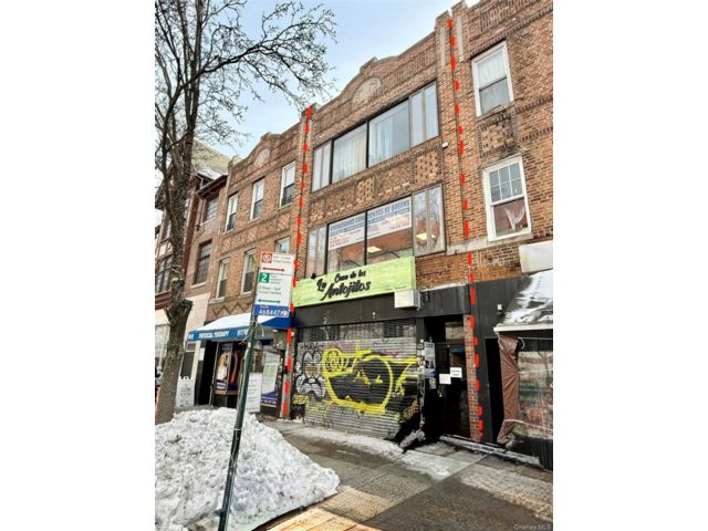 Studio,  0.00 BTH &nbsp;Commercial style home in Jackson Heights