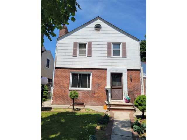  3 BR,  2.00 BTH &nbsp;Cape cod style home in Cambria Heights