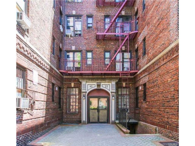  1 BR,  1.00 BTH &nbsp;Other style home in Sunnyside
