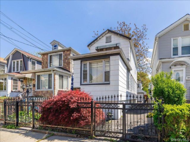 [Wakefield Real Estate, listing number 7305592]