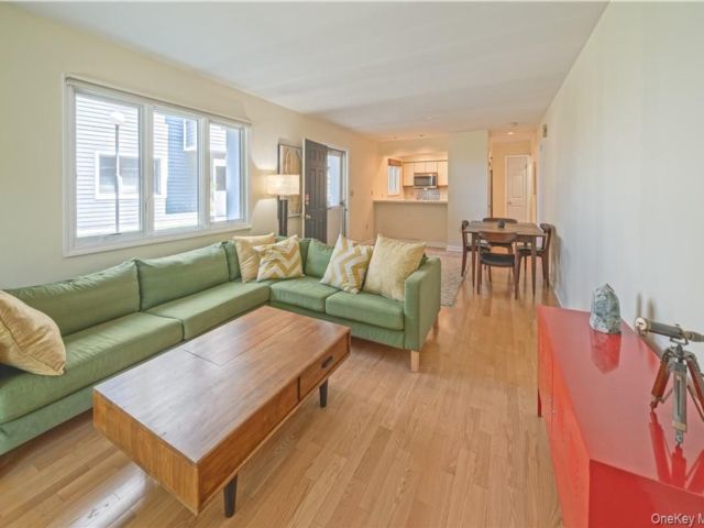  1 BR,  1.00 BTH &nbsp;Garden style home in Ossining
