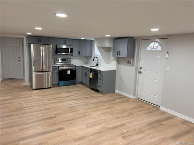  1 BR,  1.00 BTH &nbsp;Includes legal  style home in Copiague