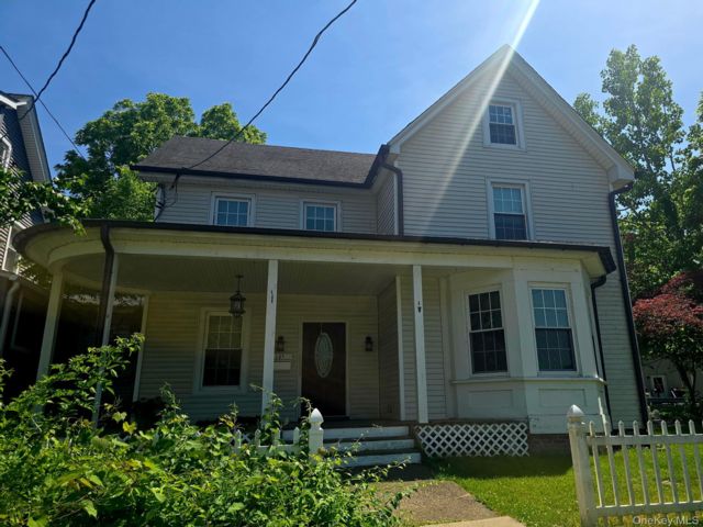  3 BR,  2.00 BTH &nbsp;Farmhouse style home in Walden