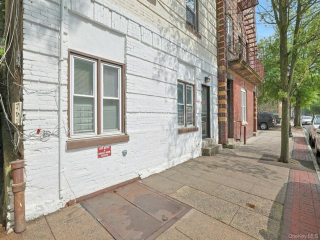 [White Plains Real Estate, listing number 7305651]